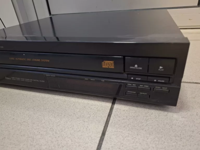 ZMIENIARKA DENON DCM 340