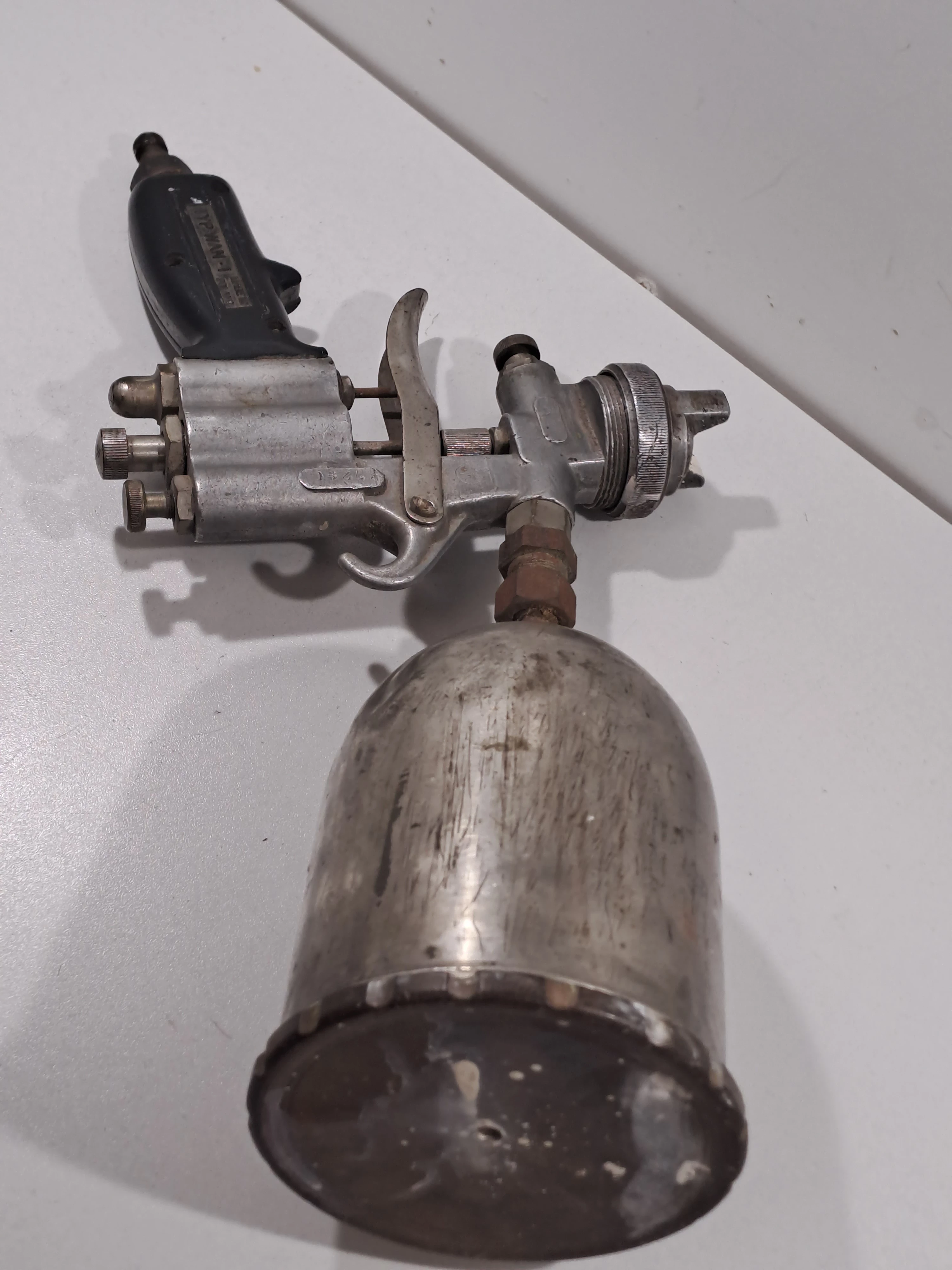 pistolet-do-malowania-wan-gdynia-waga-produktu-z-opakowaniem-jednostkowym-1261