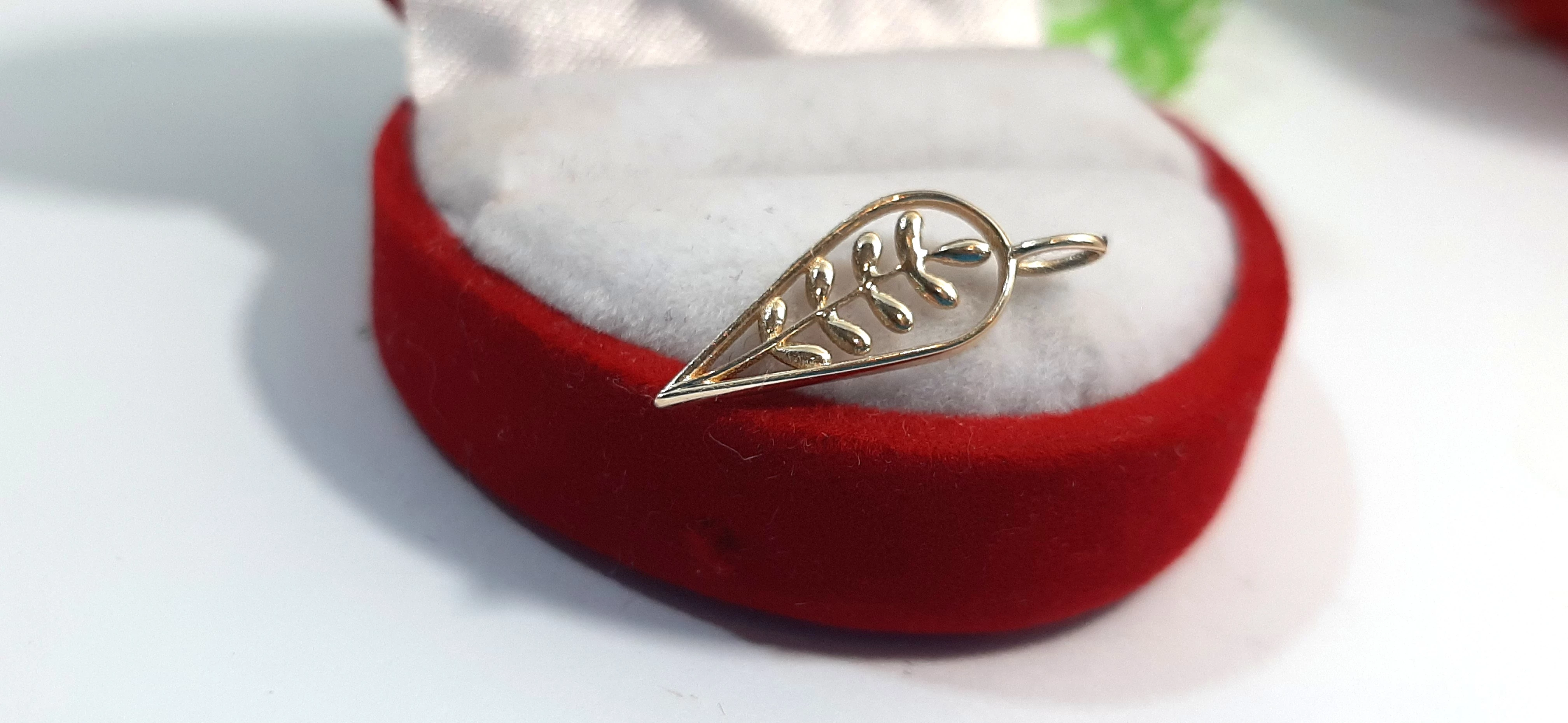 zlota-zawieszka-lisc-060gr-585-armii-krajowej-1a-goldap