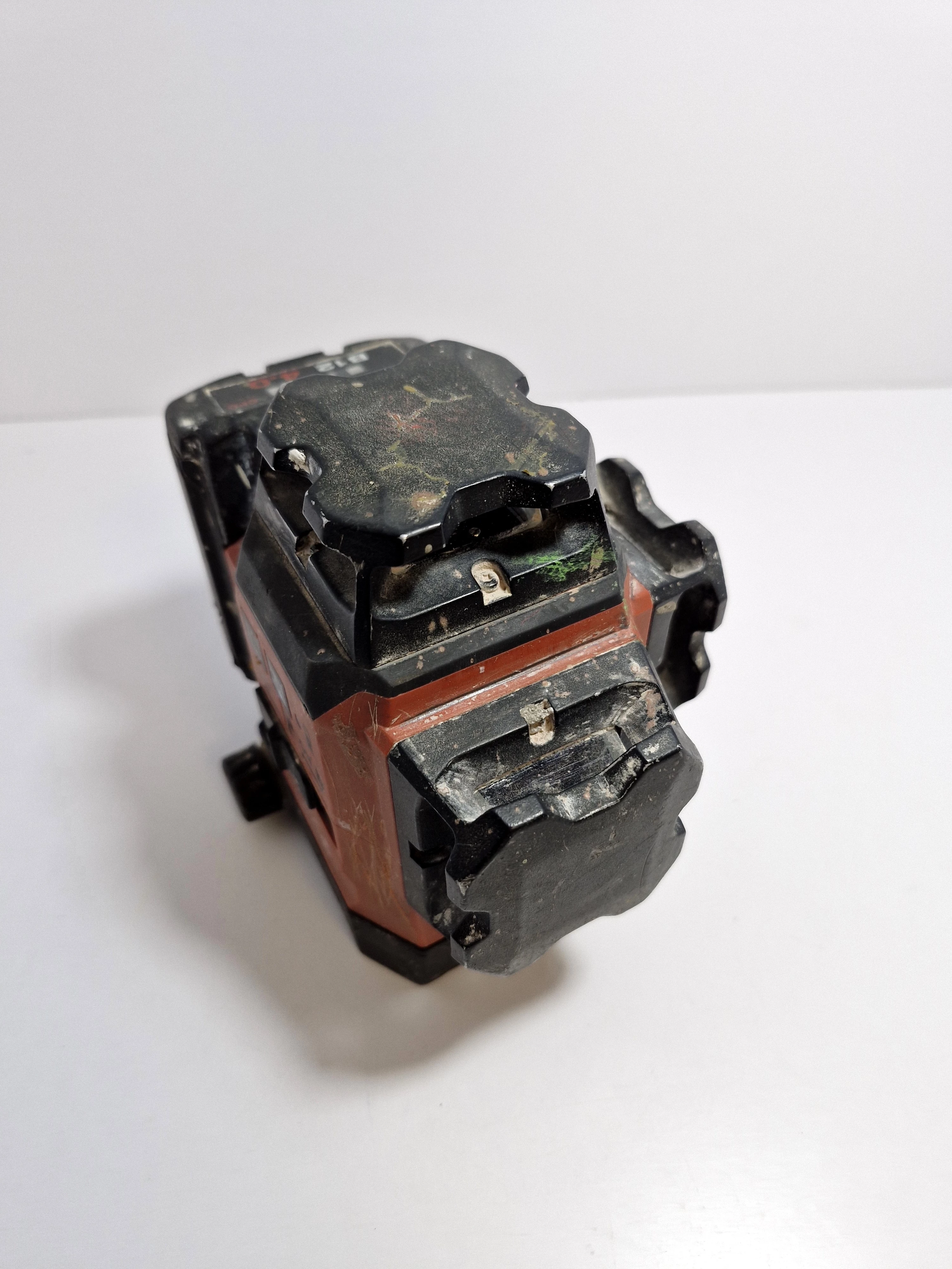 laser-hilti-pm-30-mg-maksymalny-zasieg-pracy-40