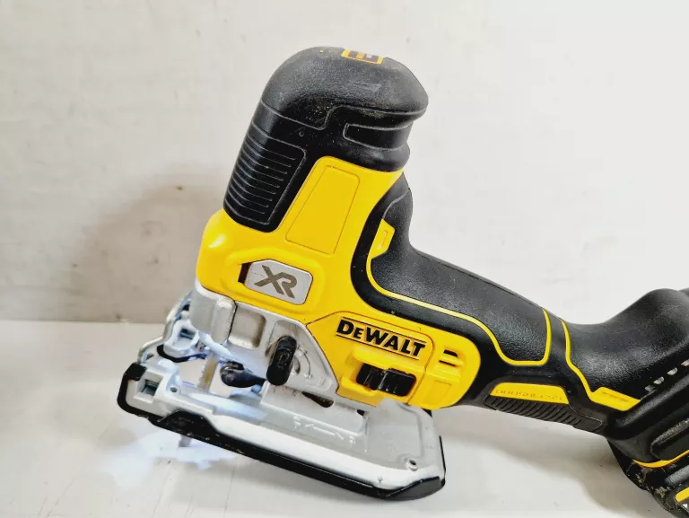 WYRZYNARKA DEWALT DCS335 | ŁADOWARKA | AKUMULATOR 18V 4.0AH | WALIZKA