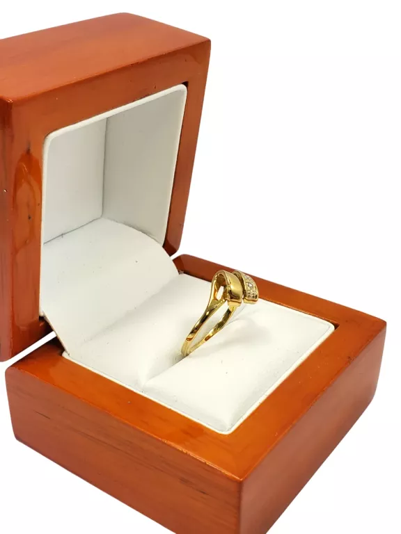 ZŁOTY PIERŚCIONEK 2 BRYLANTY 0,02 CT 333 1,85 G R12
