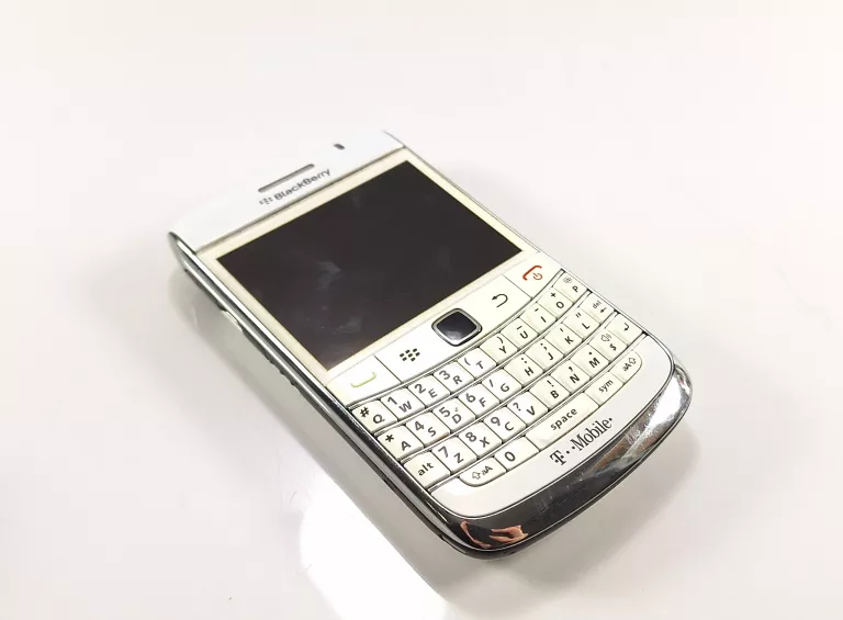 TELEFON BLACKBERRY BOLD 9700