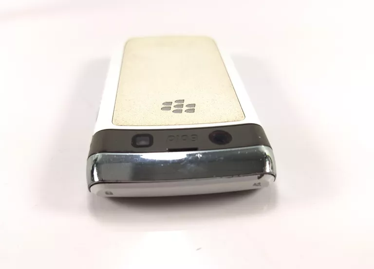 TELEFON BLACKBERRY BOLD 9700
