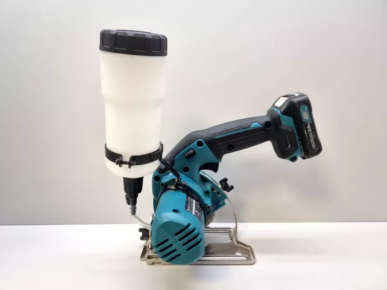 MAKITA CC301D