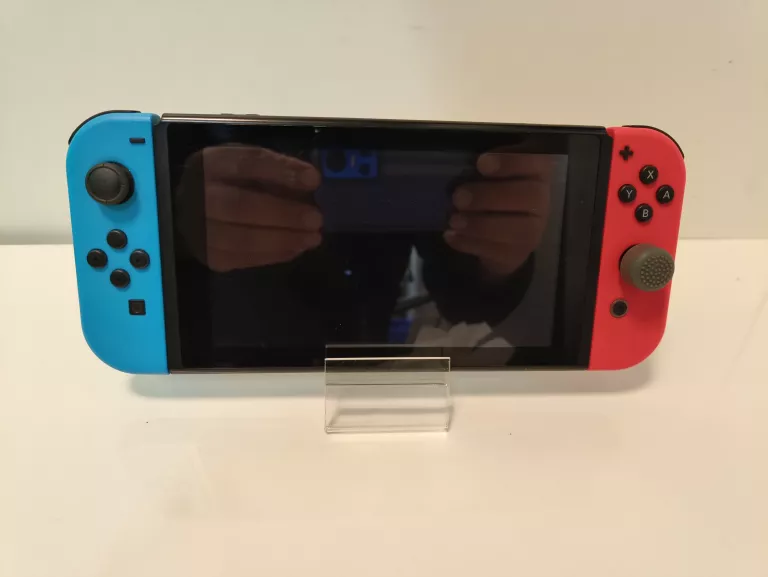 KONSOLA NITENDO SWITCH + AKCESORIA
