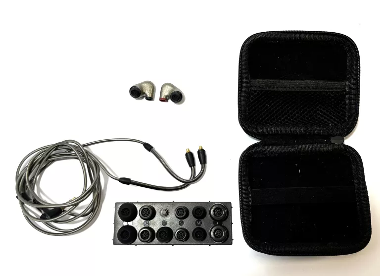 SŁUCHAWKI SENNHEISER IE 600 WRAZ Z ETUI I KABLEM PRZEWODZĄCYMI