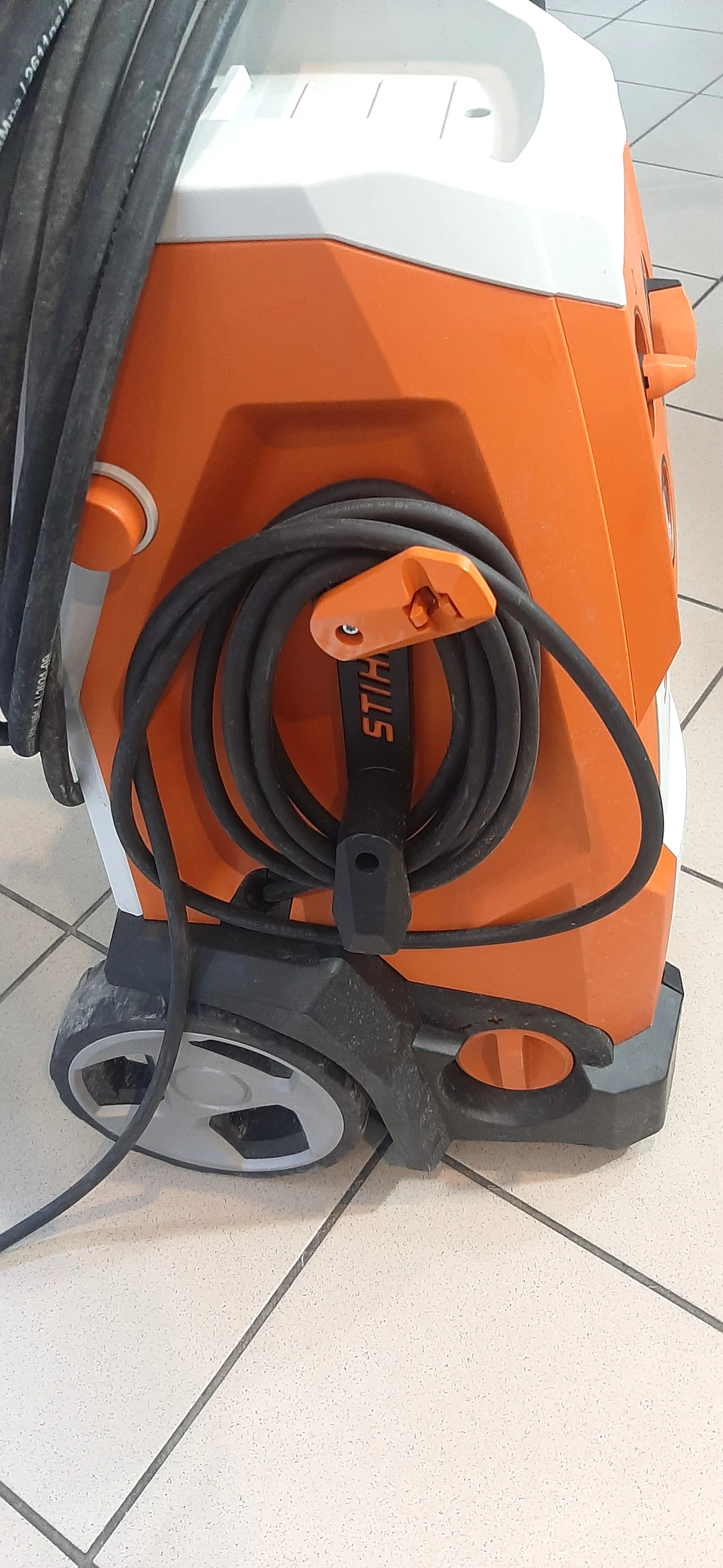 myjka-cisnieniowa-sthil-re150-180b-cisnienie-maksymalne-18000