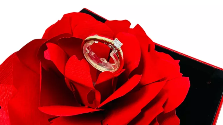 zloty-pierscionek-proba-375-brylant-003ct-r12-132g-zwyciestwa-59-gliwice-g1