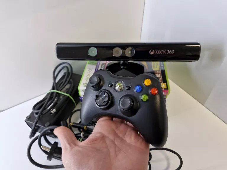 KONSOLA XBOX 360 E 500GB KOMPLETNA KINECT PAD + 8 GIER KARTON ŁADNA FORZA