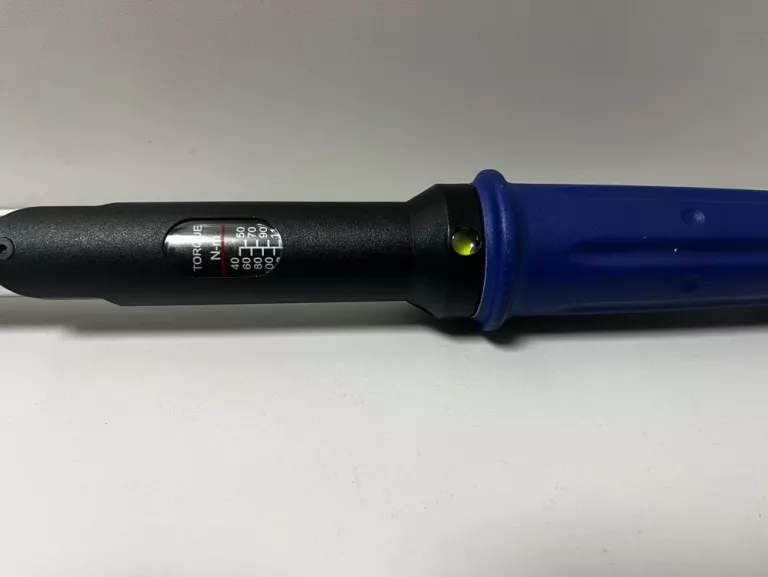 KLUCZ DYNAMOMETRYCZNY GOODYEAR 75522 42-210 NM (USZKODZONY)