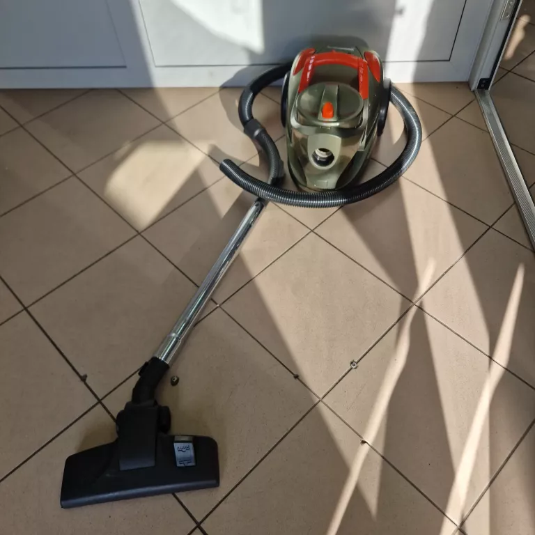 ODKURZACZ BOMANN BS 9016 700W