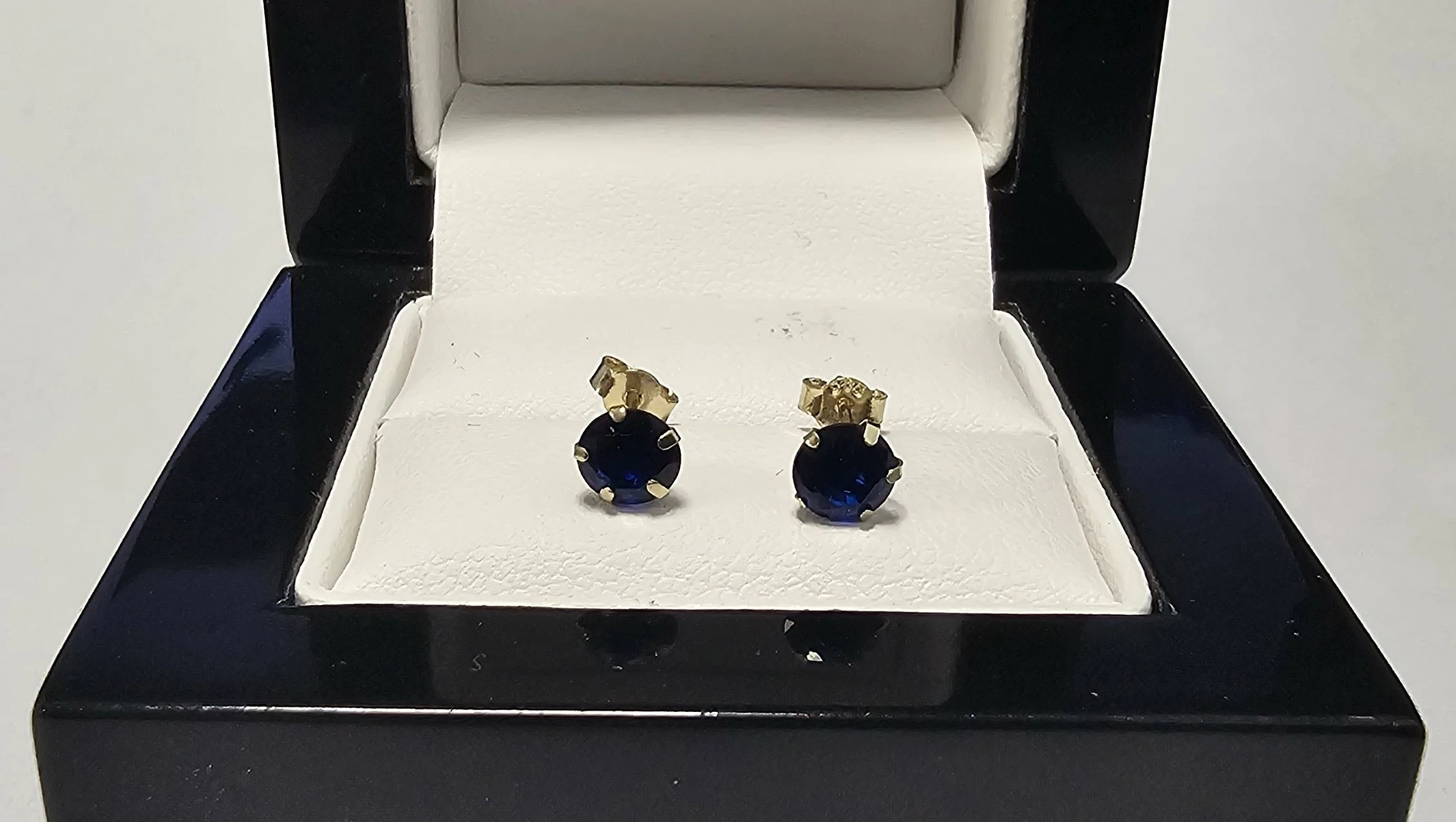 zlote-kolczyki-050g-585-marka-226434-1704211