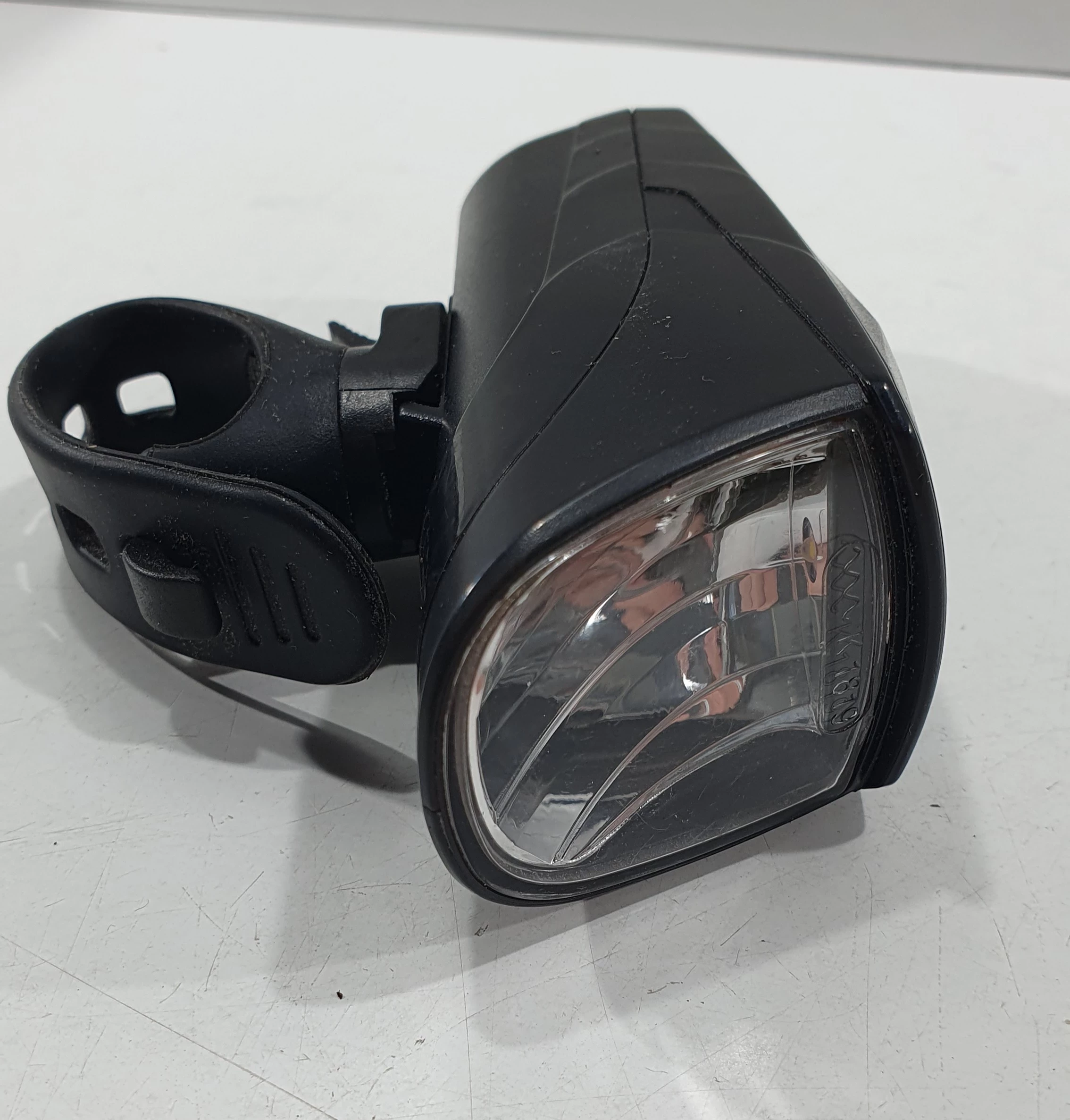 lampka-rowerowa-akumulator-kolor-dominujacy-205826-225046