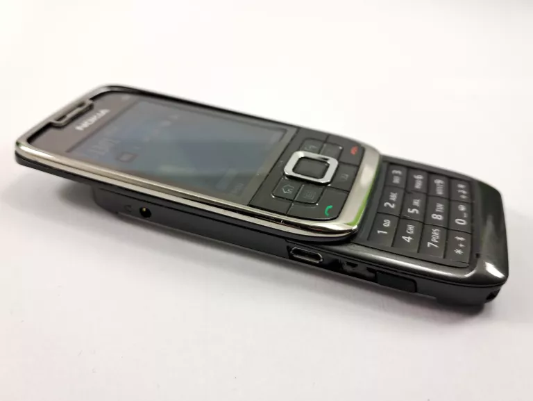 TELEFON KLAWISZOWY NOKIA E66