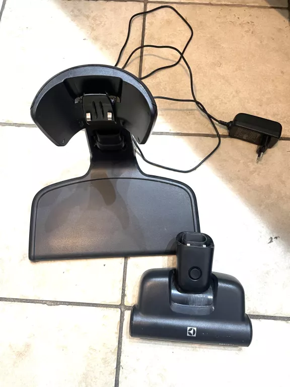 ODKURZACZ ELECTROLUX WELL Q8 KOMPLET