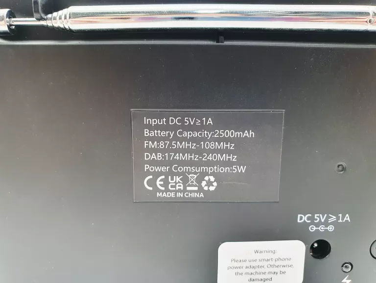 PRZENOŚNE RADIO CYFROWE DAB+/FM AKUMULATOROWE KOMPLET