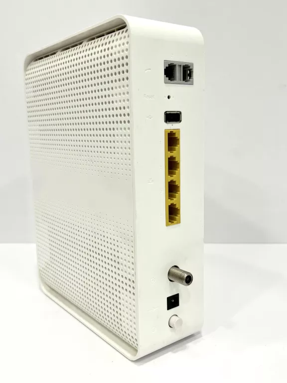 ROUTER TECHNICOLOR CGA2121