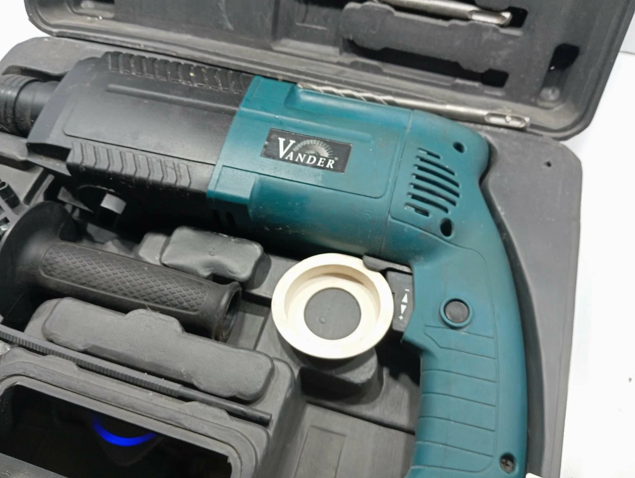 mlotowiertarka-vander-vmu704-920w-walizka-ean-gtin-5907377560319