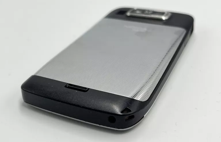 TELEFON KOMÓRKOWY Z KLAWIATURĄ NOKIA E72 USZKODZONY NA CZĘŚCI!