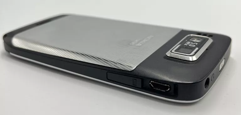TELEFON KOMÓRKOWY Z KLAWIATURĄ NOKIA E72 USZKODZONY NA CZĘŚCI!