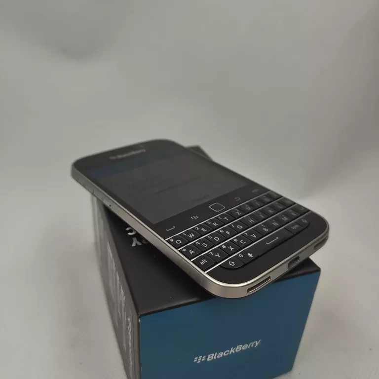 TELEFON BLACKBERRY CLASSIC SQC100-1 ZESTAW