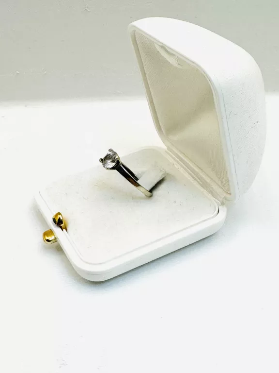 pierscionek-z-bialego-zlota-w163g-p585-r12-ean-gtin-5903772018844