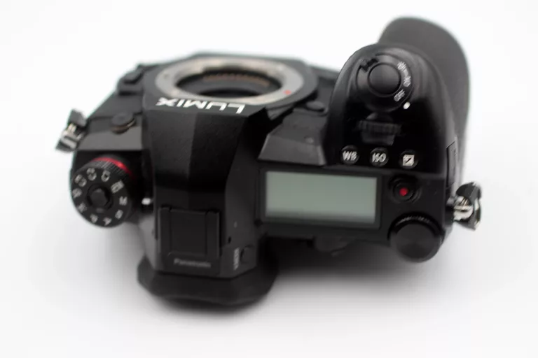 APARAT PANASONIC LUMIX DC-G9 BODY