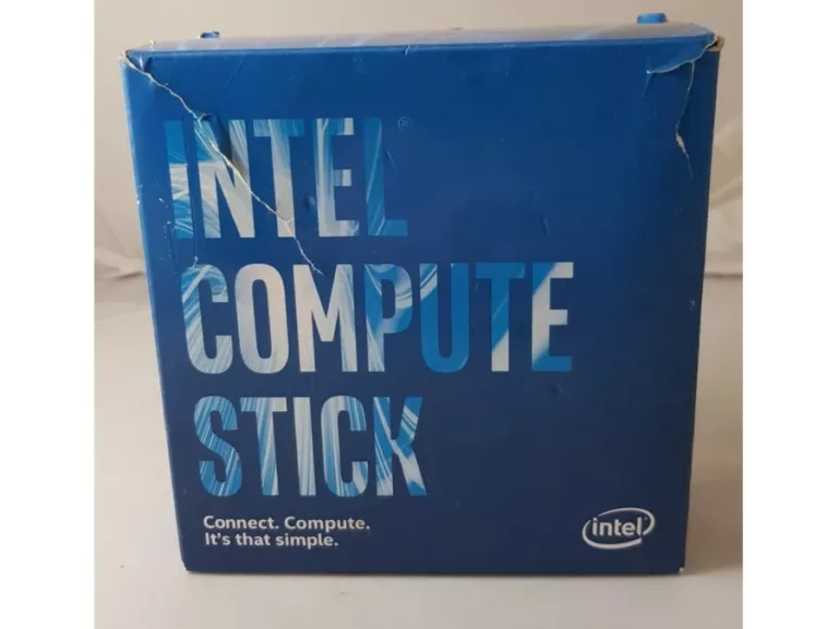 KOMPUTER INTEL COMPUTE STICK STK1AW32SC 2GB/32GB ATOM X5-Z8300