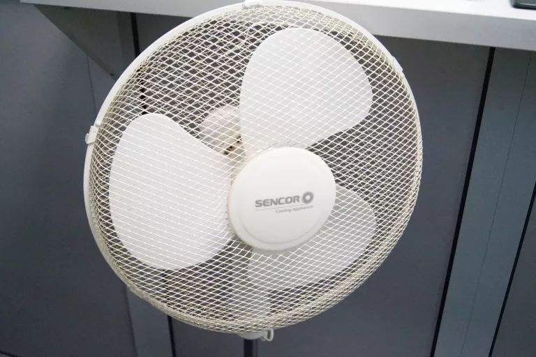 wiatrak-stojacy-sencor-sfn4047wh-ean-gtin-8590669118724