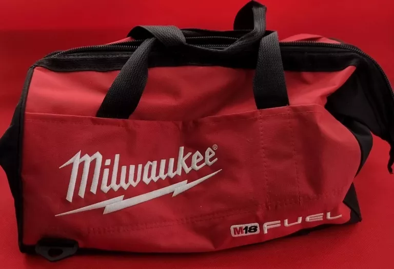 ZESTAW AKU MILWAUKEE SZLIFIERKA MŁOTOWIERTARKA WKRĘTARKA