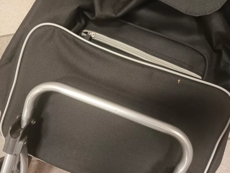 WÓZEK ZAKUPOWY GIMI NA RĄCZCE CZARNY 45 L 30 KG