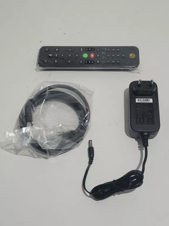 DEKODER POLSAT BOX 4K LITE MODEL D64AX ZESTAW