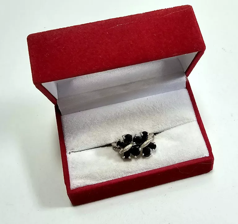 SREBRNY PIERŚCIONEK 6,14G