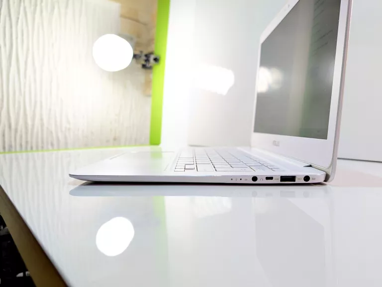 LAPTOP ASUS UX305CA-FB149T 8/128GB INTEL M3 13,3"