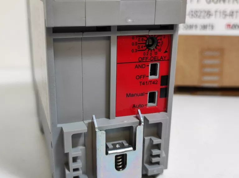 PRZEKAŹNIK BEZPIECZEŃSTWA OMRON G9SX-G226-T15-RT OKAZJA!