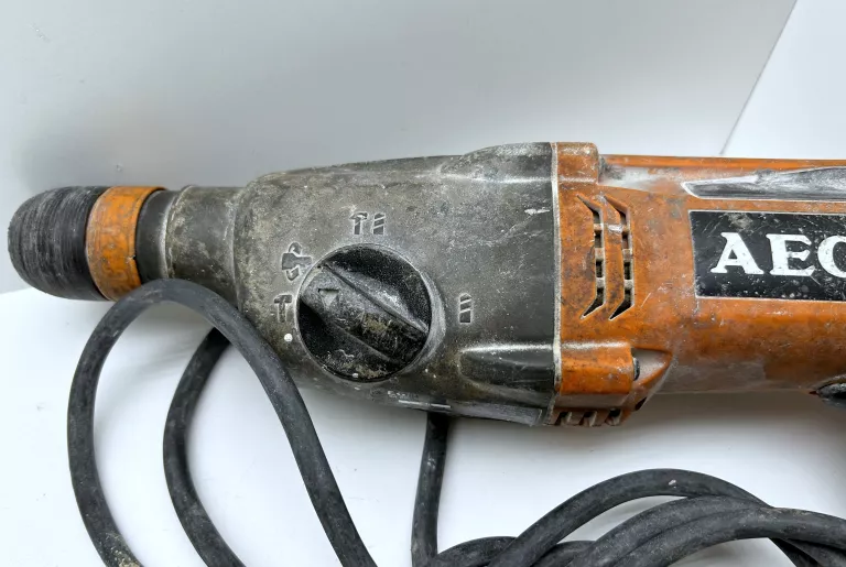 MŁOTOWIERTARKA AEG KH 24 XE 720W