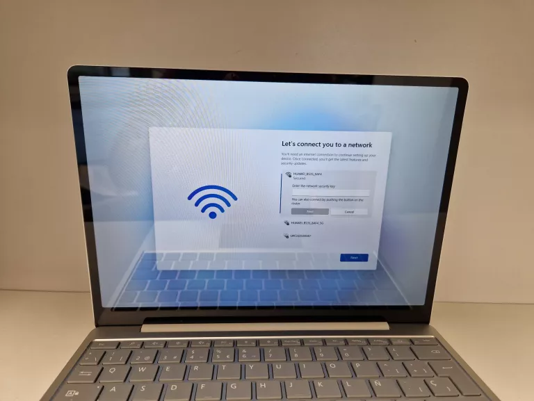 LAPTOP MICROSOFT SURFACE GO 2 8GB/256 SSD KOMPLET + FV