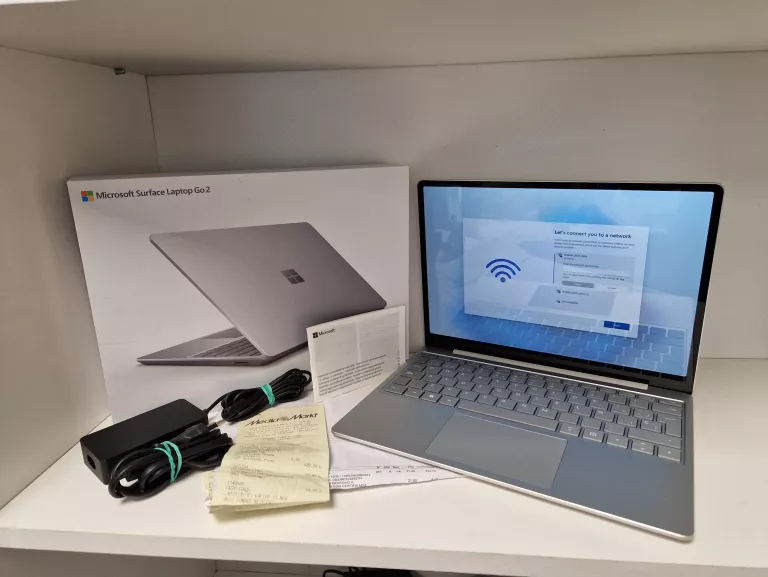 LAPTOP MICROSOFT SURFACE GO 2 8GB/256 SSD KOMPLET + FV