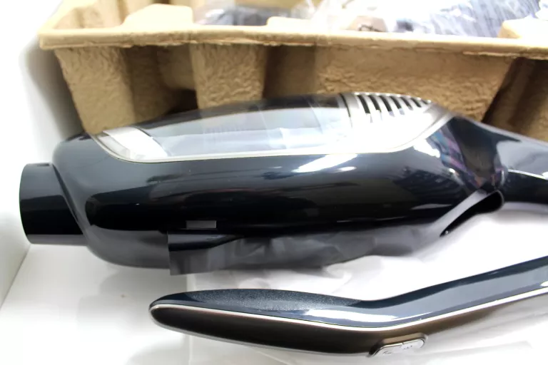 ODKURZACZ AKUMULATOROWY 2W1 GRUNDIG VCH 9832