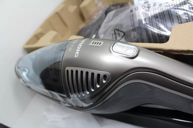 ODKURZACZ AKUMULATOROWY 2W1 GRUNDIG VCH 9832