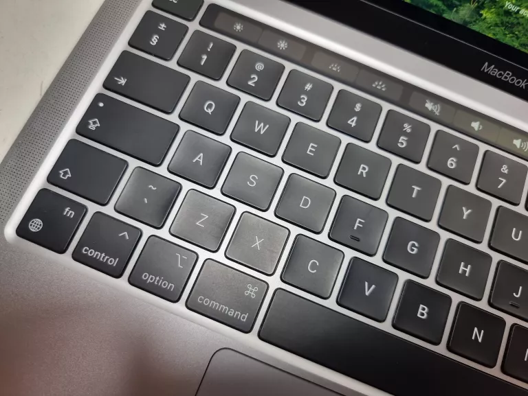 apple-macbook-pro-a2338-m1-8256gb-kod-producenta-a2338