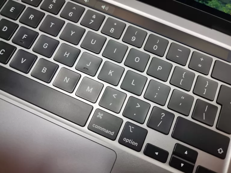 APPLE MACBOOK PRO A2338 M1 8/256GB