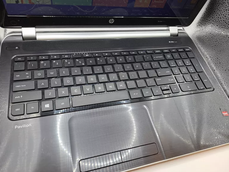 LAPTOP HP PAVILION 15-N065SW 15,6" 4GB RAM +ŁAD