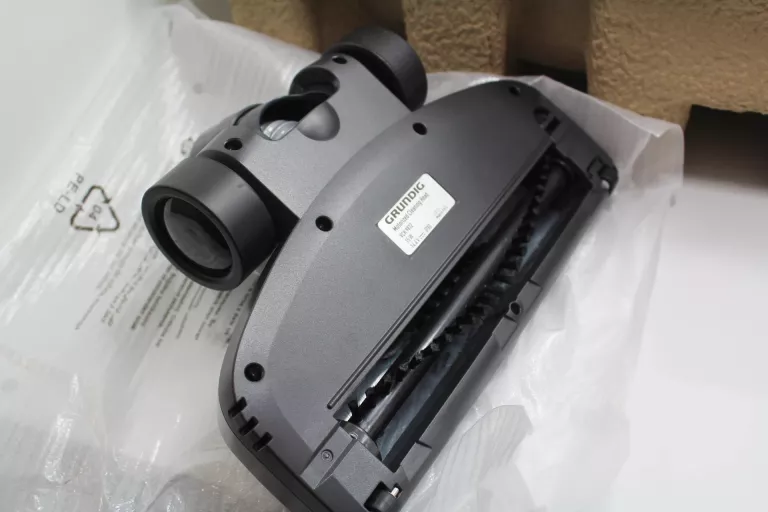 ODKURZACZ AKUMULATOROWY 2W1 GRUNDIG VCH 9832
