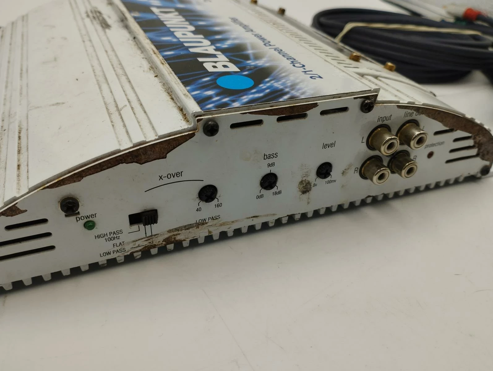 wzmacniacz-blaupunkt-gta-2100-400-watt-okablowanie-liczba-kanalow-225-2