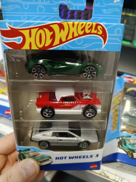 HOT WHEELS TRZYPAK ZESTAW PREZENTOWY 3 AUTA AUTKA 1:64