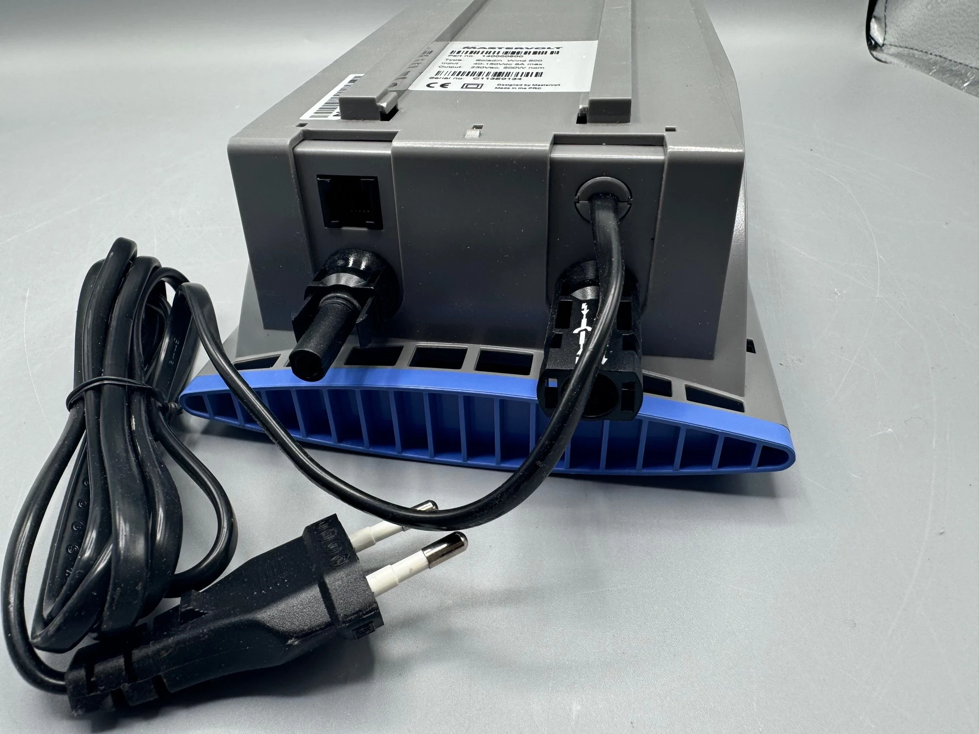 inwenter-mastervolt-soladin-600-kpl-kod-producenta-falownik-off-grid-1600w