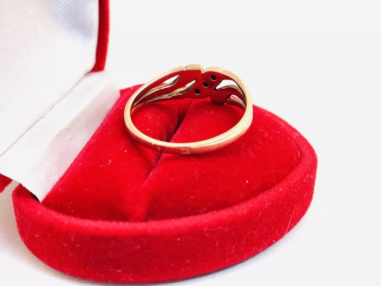 delikatny-zloty-pierscionek-r16-p585-26-g-material-15835-2