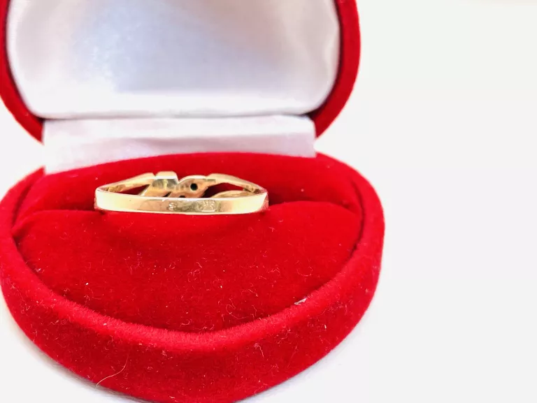 delikatny-zloty-pierscionek-r16-p585-26-g-kamien-17088-128